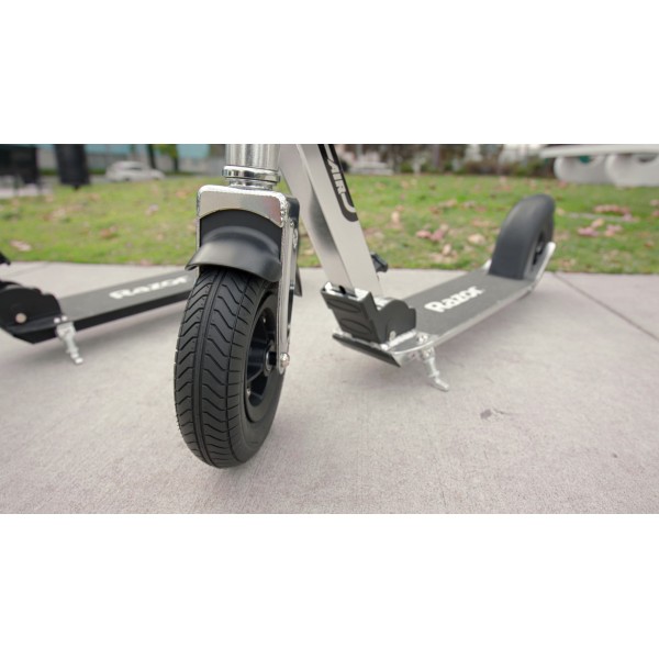 Razor Scooter A5 Air Αναδιπλούμενο αλουμινένιο Kick Scooter για παιδιά σε χρώμα μαύρο