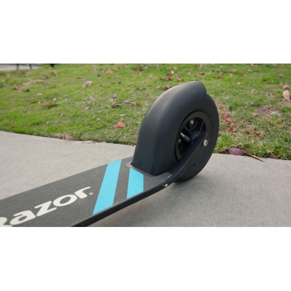 Razor Scooter A5 Air Αναδιπλούμενο αλουμινένιο Kick Scooter για παιδιά σε χρώμα ασημί