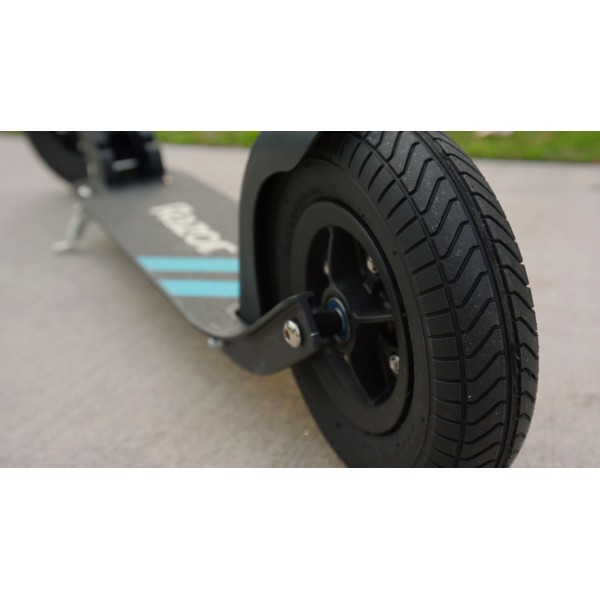 Razor Scooter A5 Air Αναδιπλούμενο αλουμινένιο Kick Scooter για παιδιά σε χρώμα μαύρο