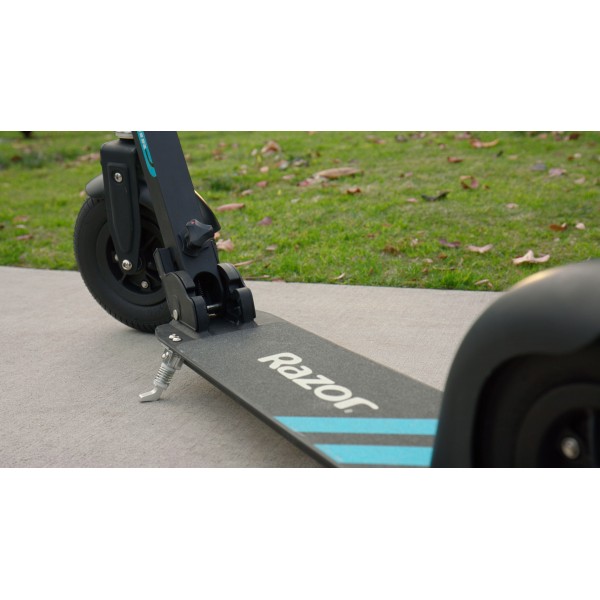 Razor Scooter A5 Air Αναδιπλούμενο αλουμινένιο Kick Scooter για παιδιά σε χρώμα μαύρο