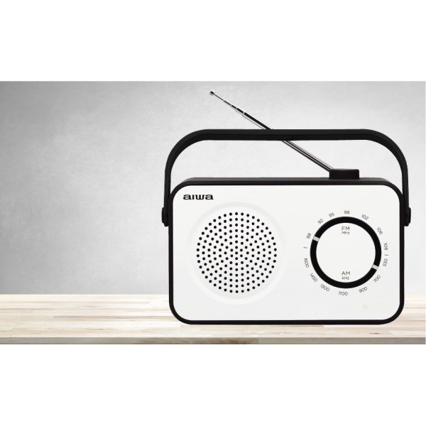 AIWA PORTABLE RADIO WHITE