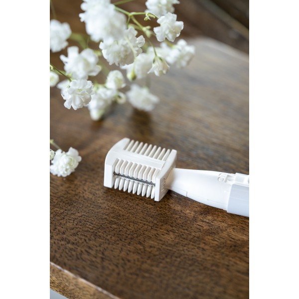 ADLER EYEBROWN TRIMMER WHITE